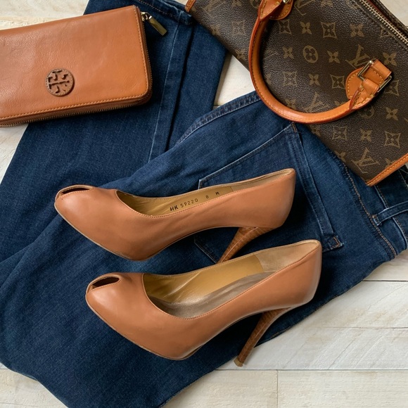 St. John Shoes - $268 St. John leather unique peeptoe pumps